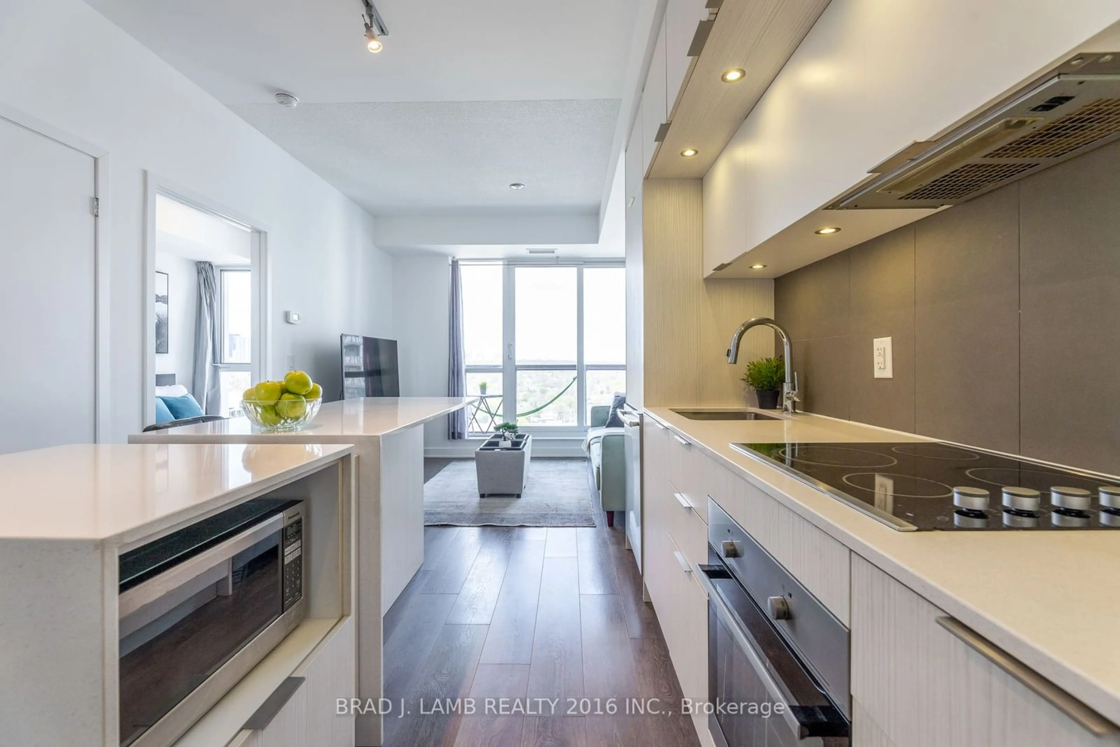 Open concept kitchen for 55 Regent Park Blvd #2110, Toronto Ontario M5A 0C2