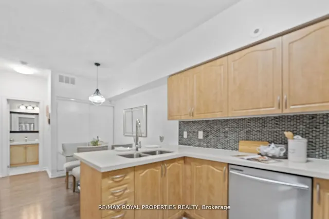 Additional property image - 1496 Victoria Park Ave Unit 119