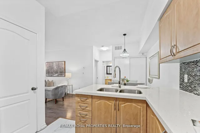 Additional property image - 1496 Victoria Park Ave Unit 119