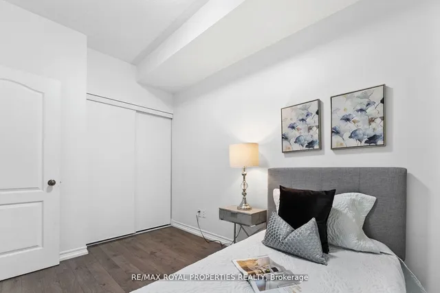 Additional property image - 1496 Victoria Park Ave Unit 119