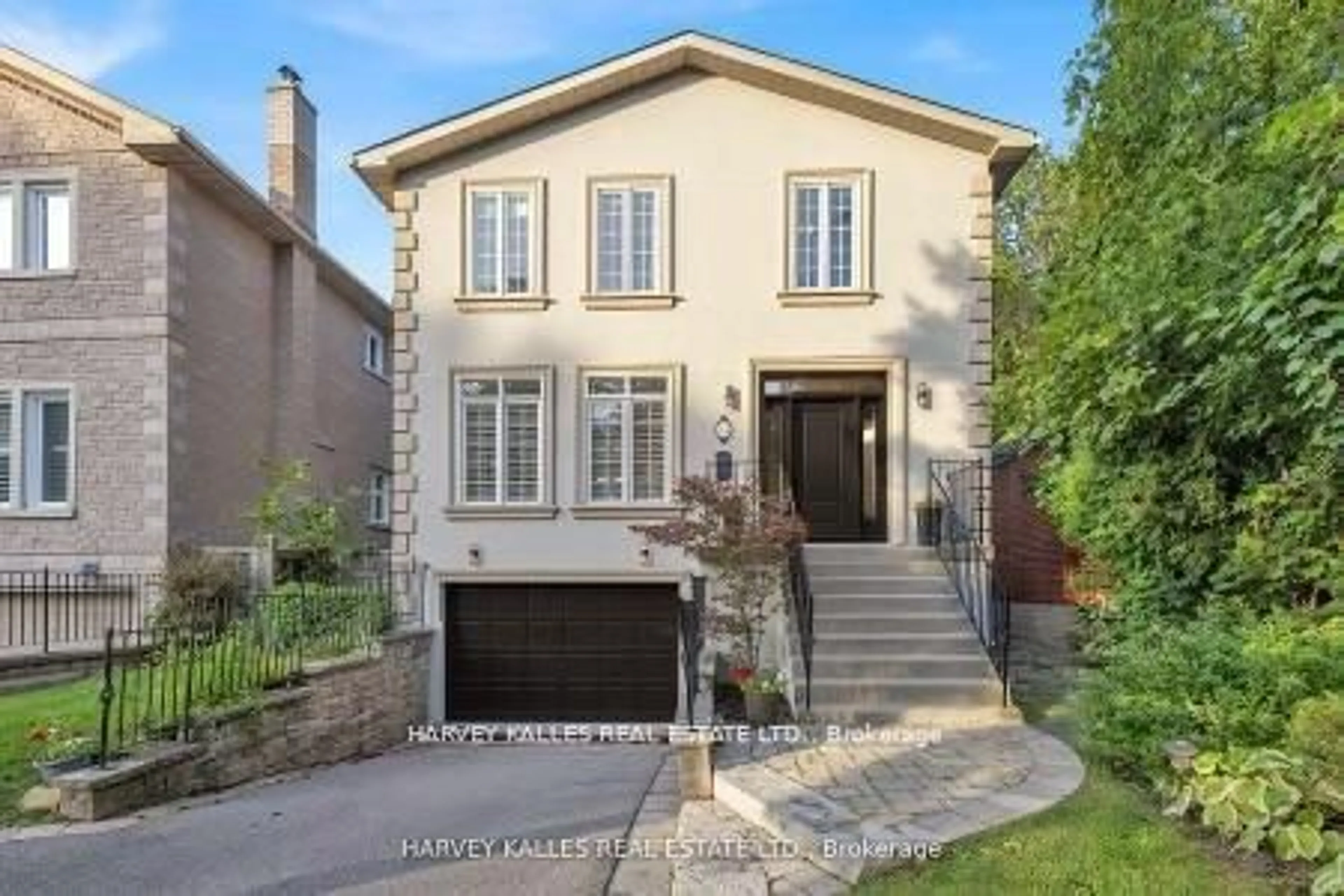 Frontside or backside of a home, the street view for 37 Bassano Rd, Toronto Ontario M2N 2J9