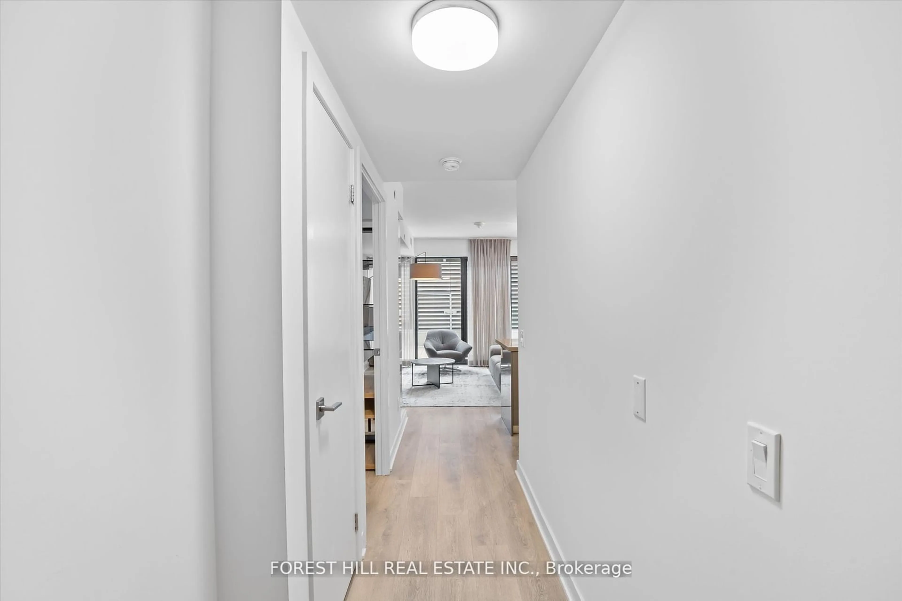 Indoor entryway, wood floors for 188 Cumberland St #604, Toronto Ontario M5R 0B6