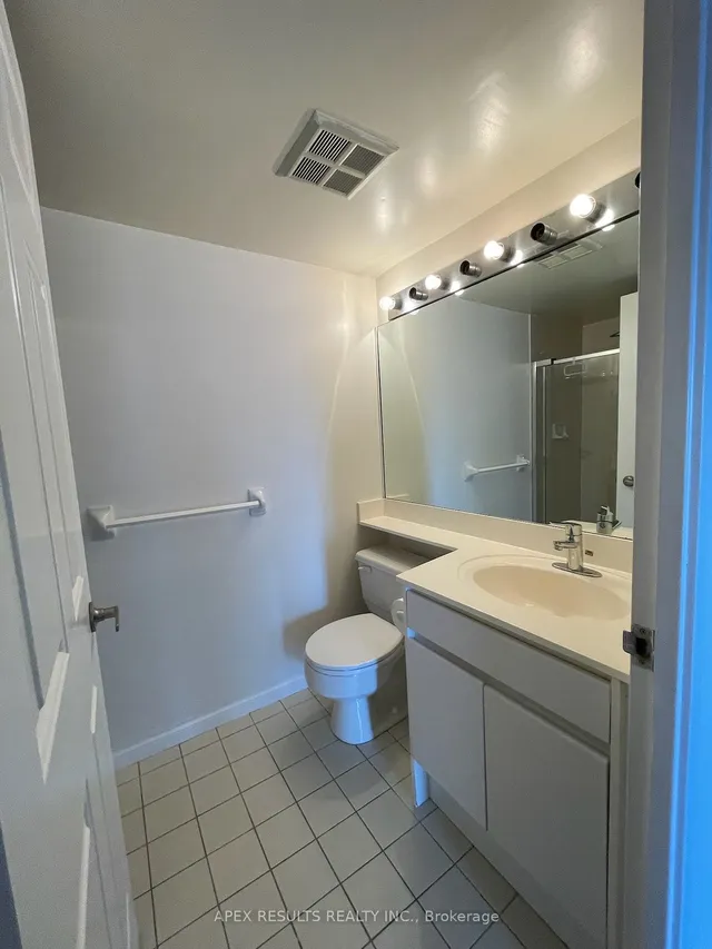 Additional property image - 7 Carlton St Unit 1711