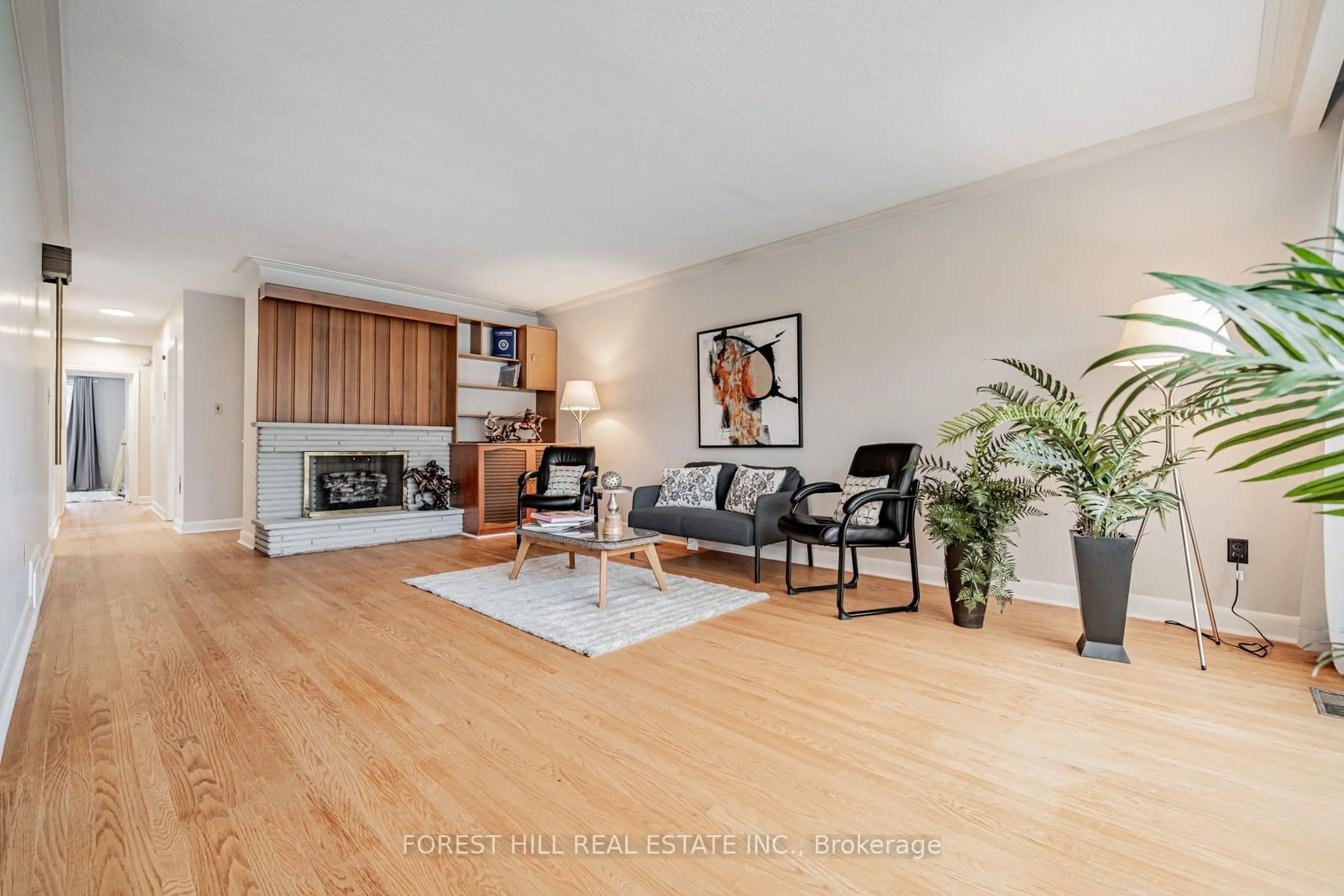 Living room, wood floors for 3 Blithfield Ave, Toronto Ontario M2K 1X9