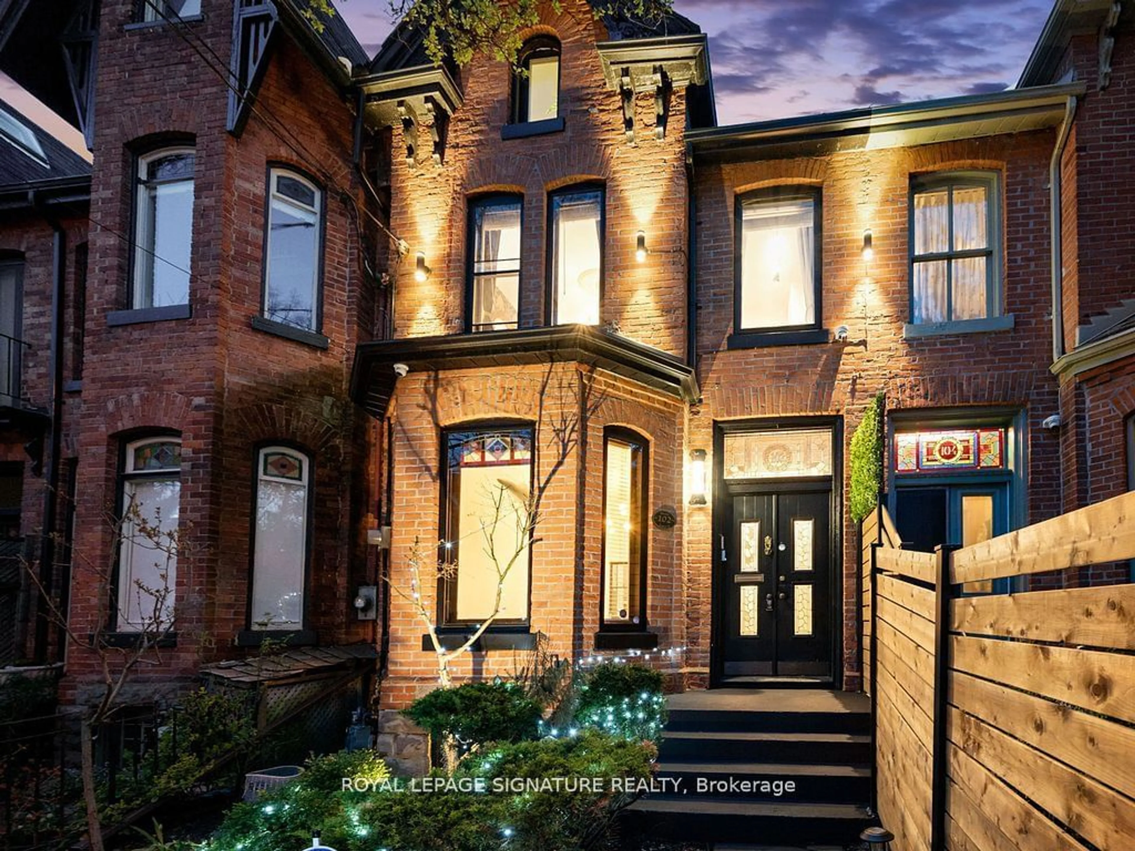 Home with brick exterior material for 102 Seaton St, Toronto Ontario M5A 2T3