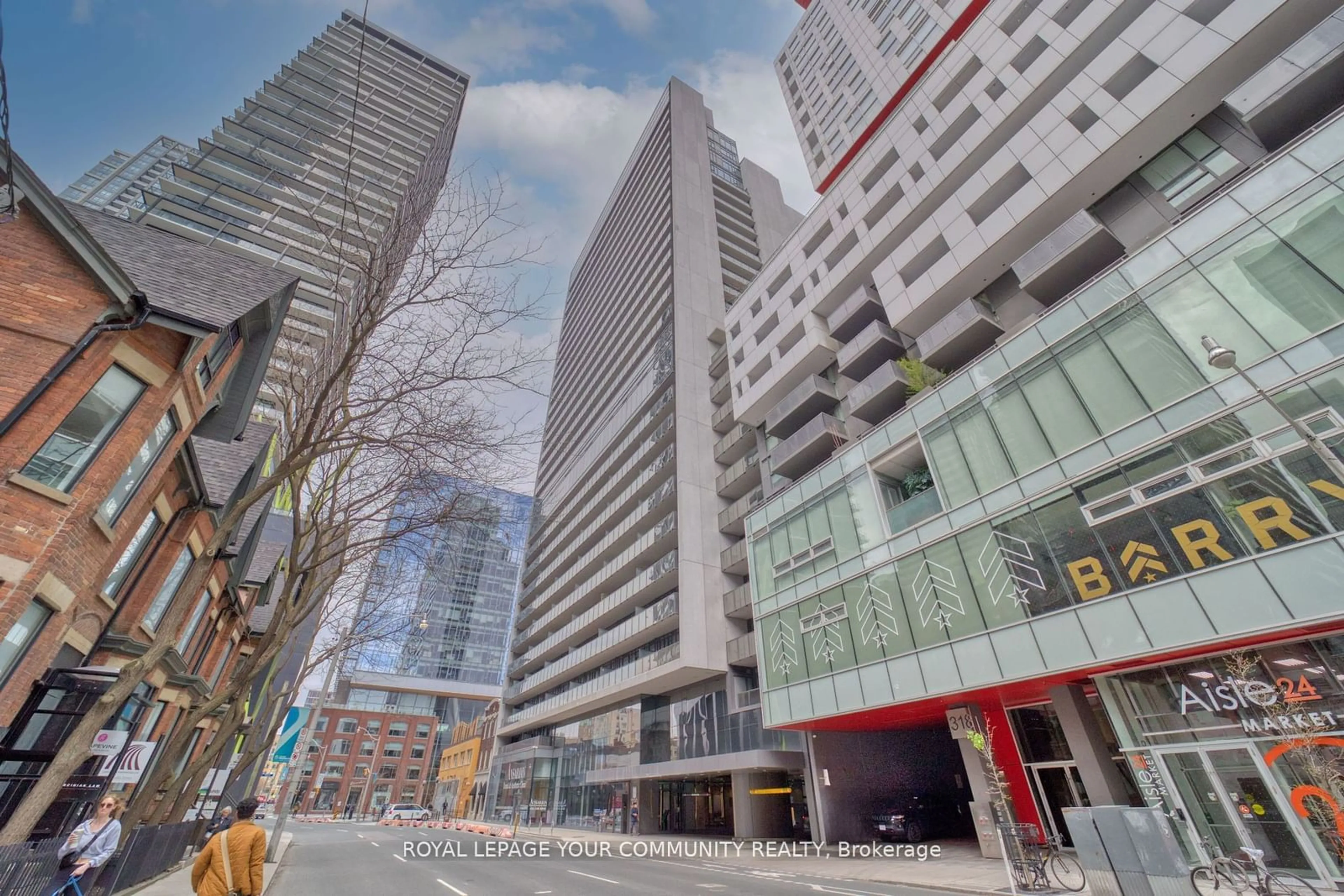 A pic from exterior of the house or condo, the street view for 330 Richmond St #1711, Toronto Ontario M5V 1X2