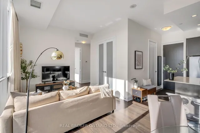 Additional property image - 18 Graydon Hall Dr Unit PH10