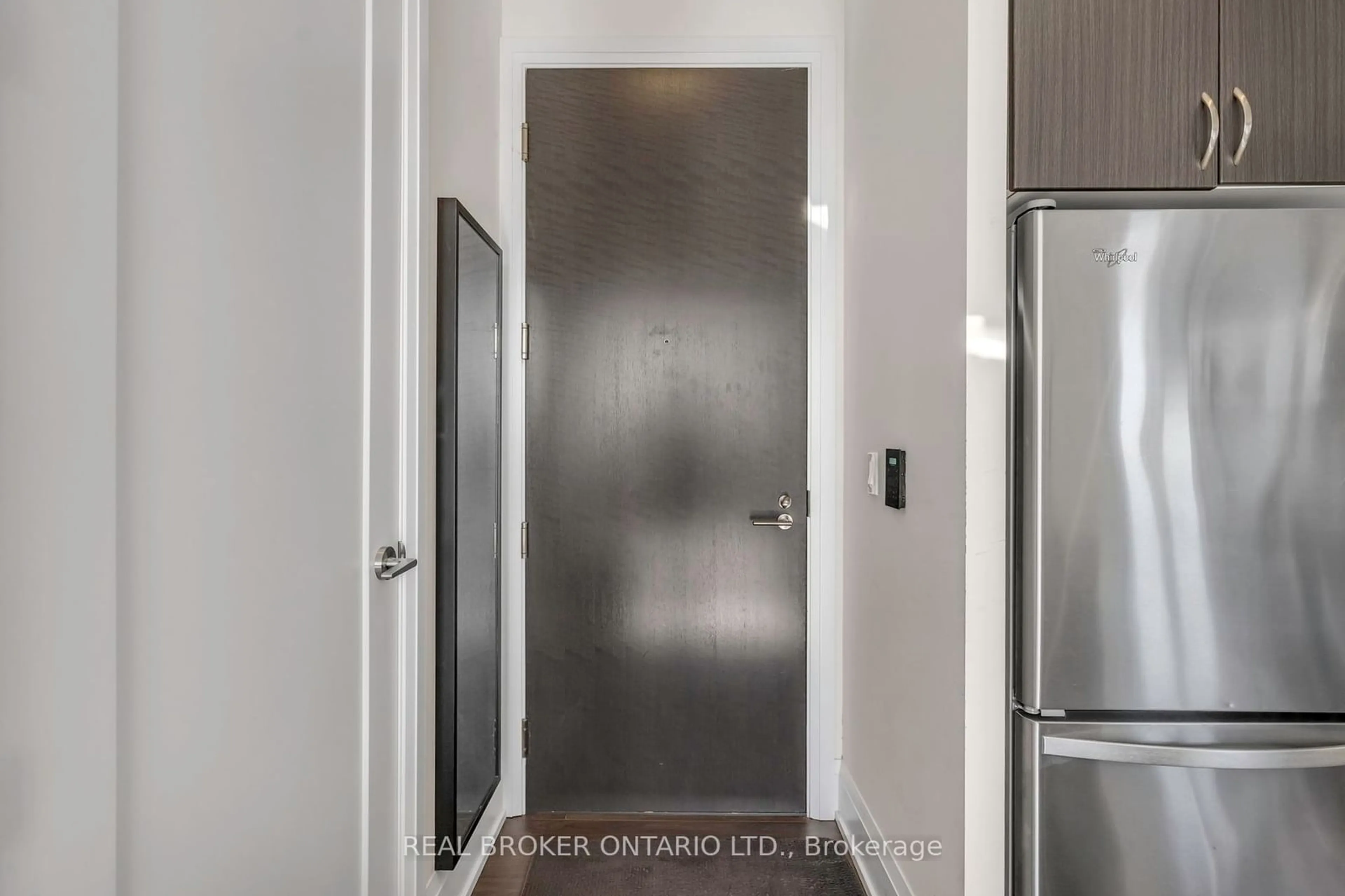 Indoor entryway, not visible floor for 18 Graydon Hall Dr #PH10, Toronto Ontario M3A 0A4