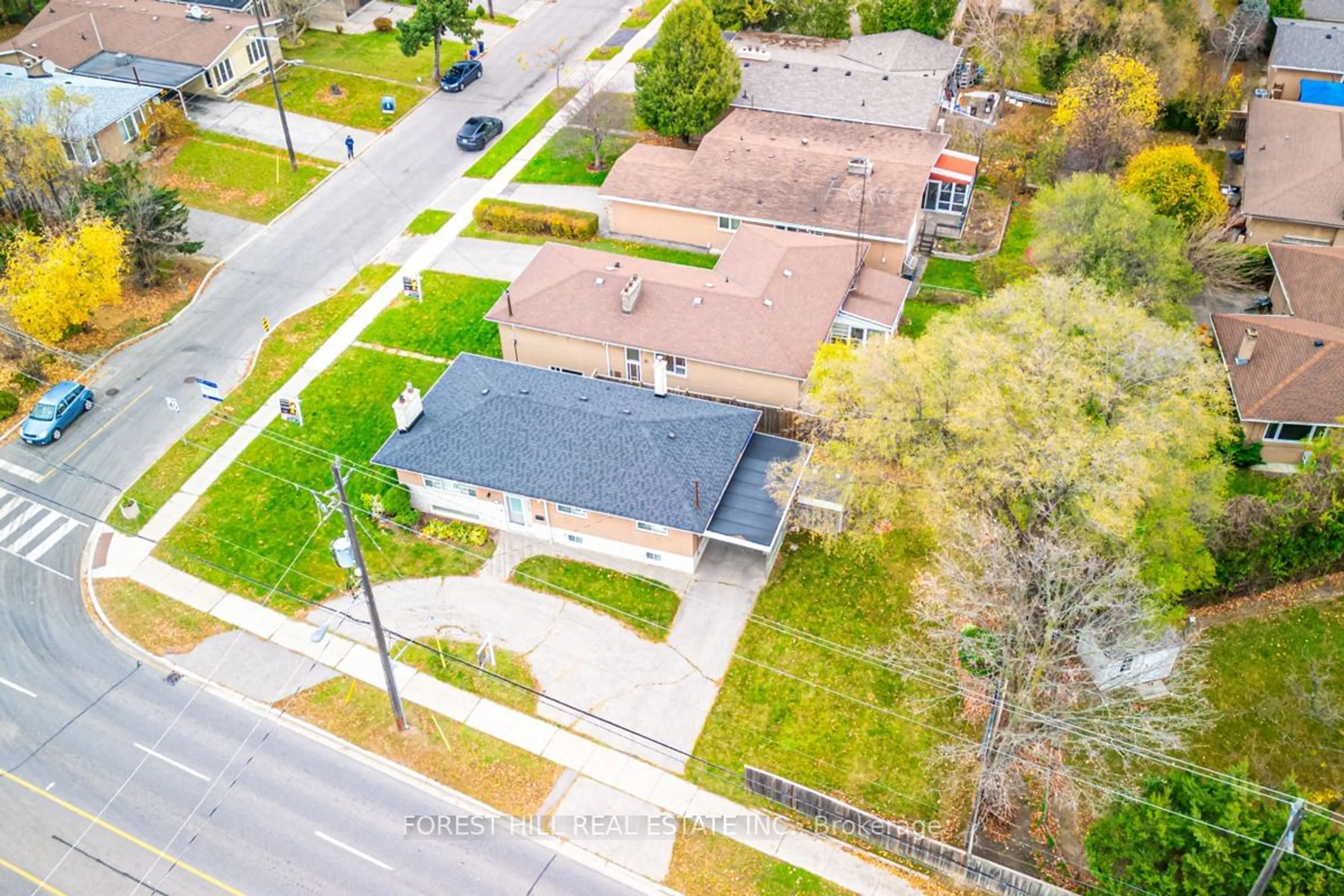 Frontside or backside of a home, the street view for 1 Blithfield Ave, Toronto Ontario M2K 1X9