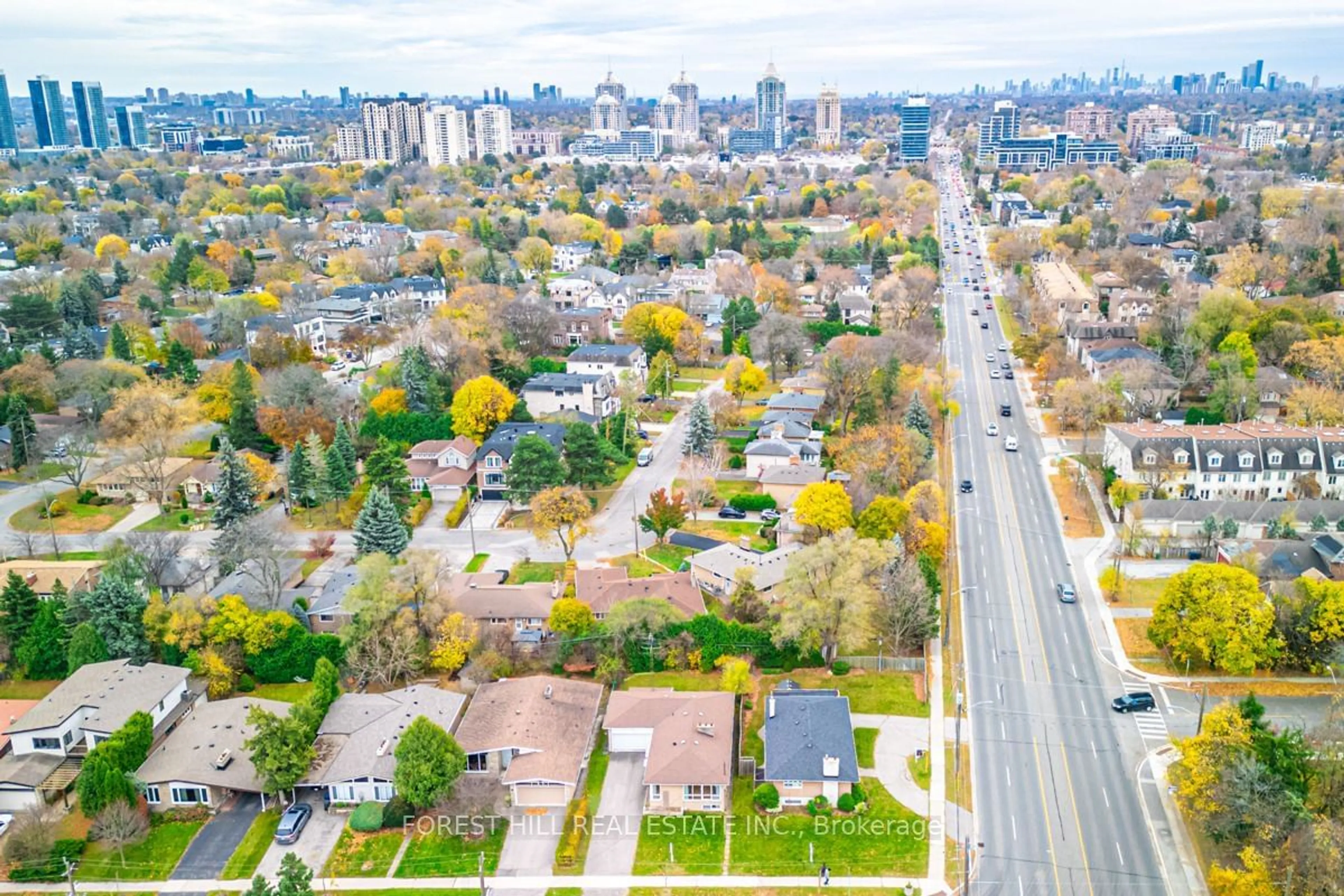 A pic from exterior of the house or condo, the street view for 1 Blithfield Ave, Toronto Ontario M2K 1X9