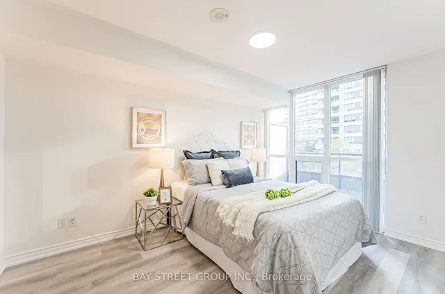 Additional property image - 35 Hollywood Ave Unit 318
