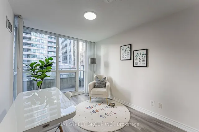Additional property image - 35 Hollywood Ave Unit 318