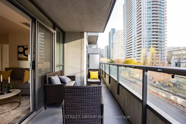 Additional property image - 35 Hollywood Ave Unit 318