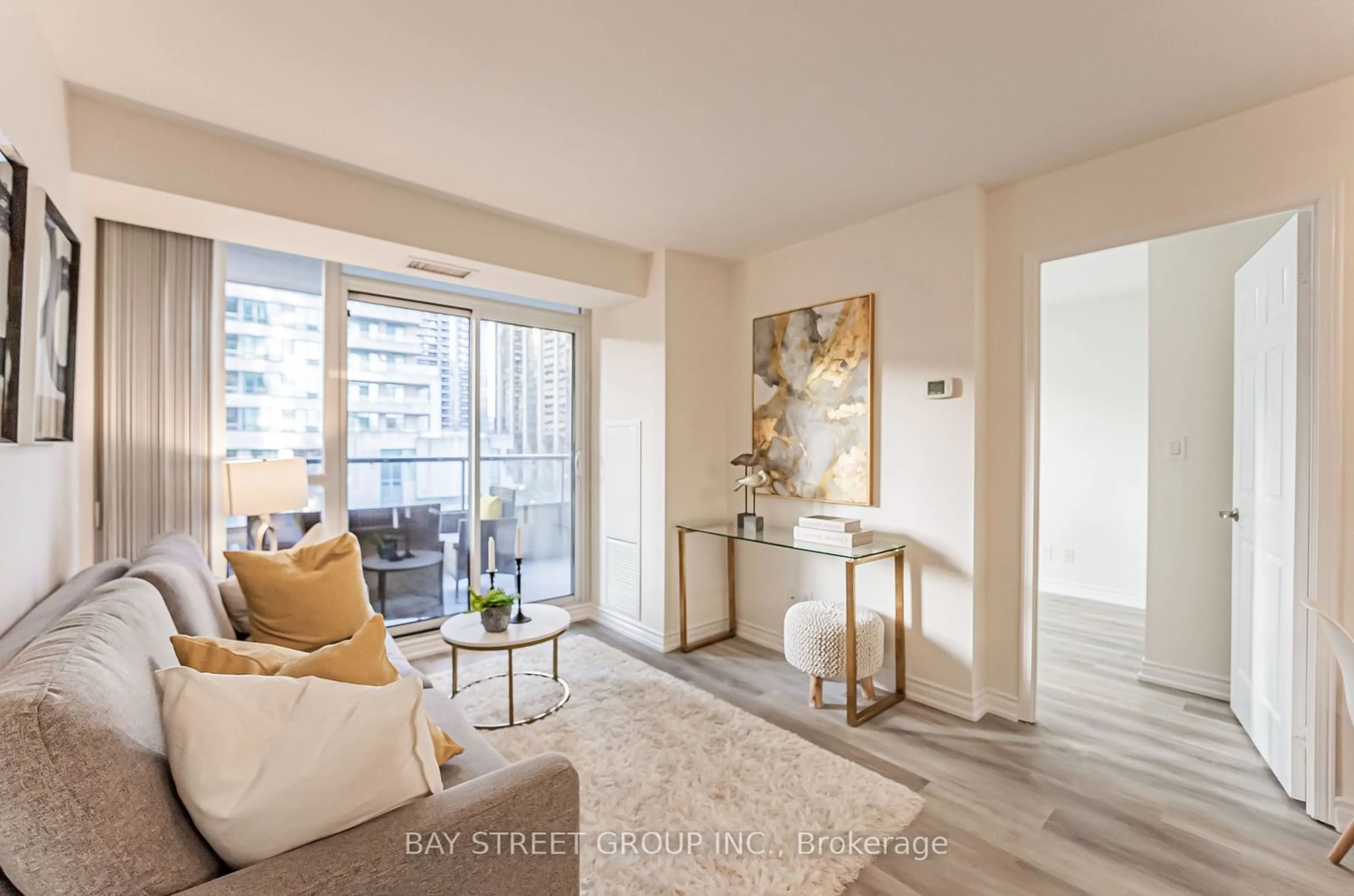 Living room, wood floors for 35 Hollywood Ave #318, Toronto Ontario M2N 0A9