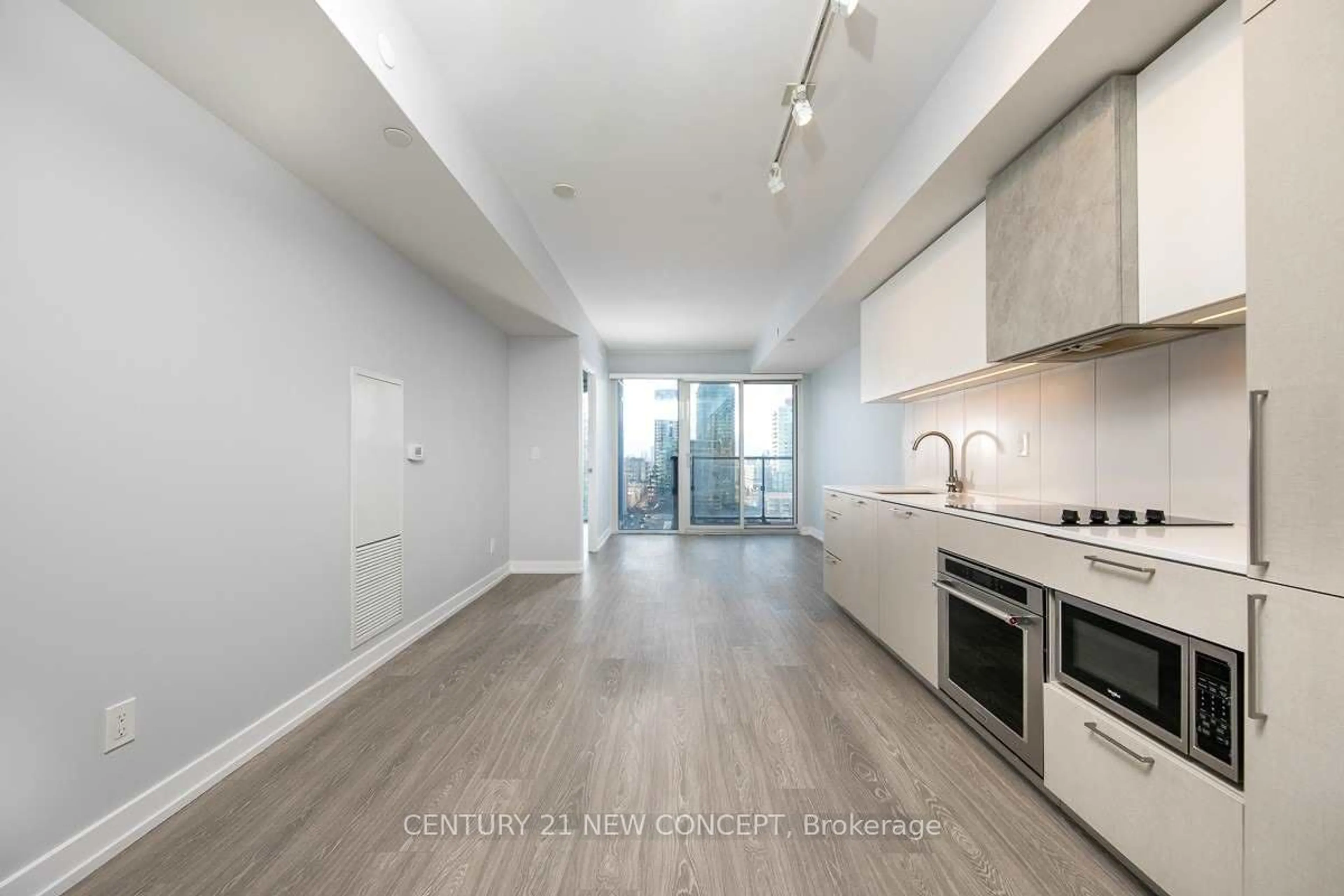 Open concept kitchen for 19 Western Battery Rd #1510, Toronto Ontario M6K 0E3