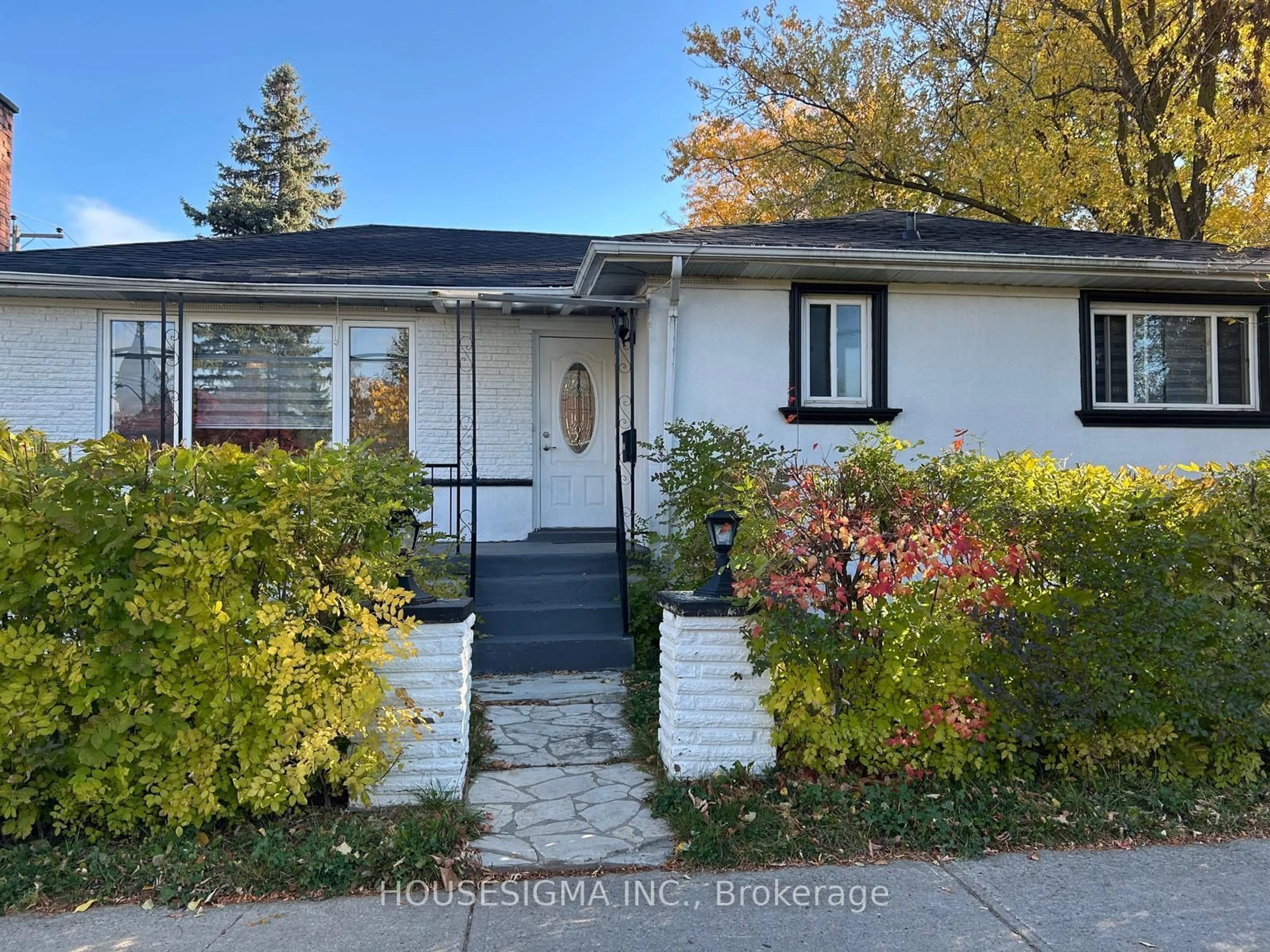 Frontside or backside of a home, cottage for 369 Patricia Ave, Toronto Ontario M2R 2W3