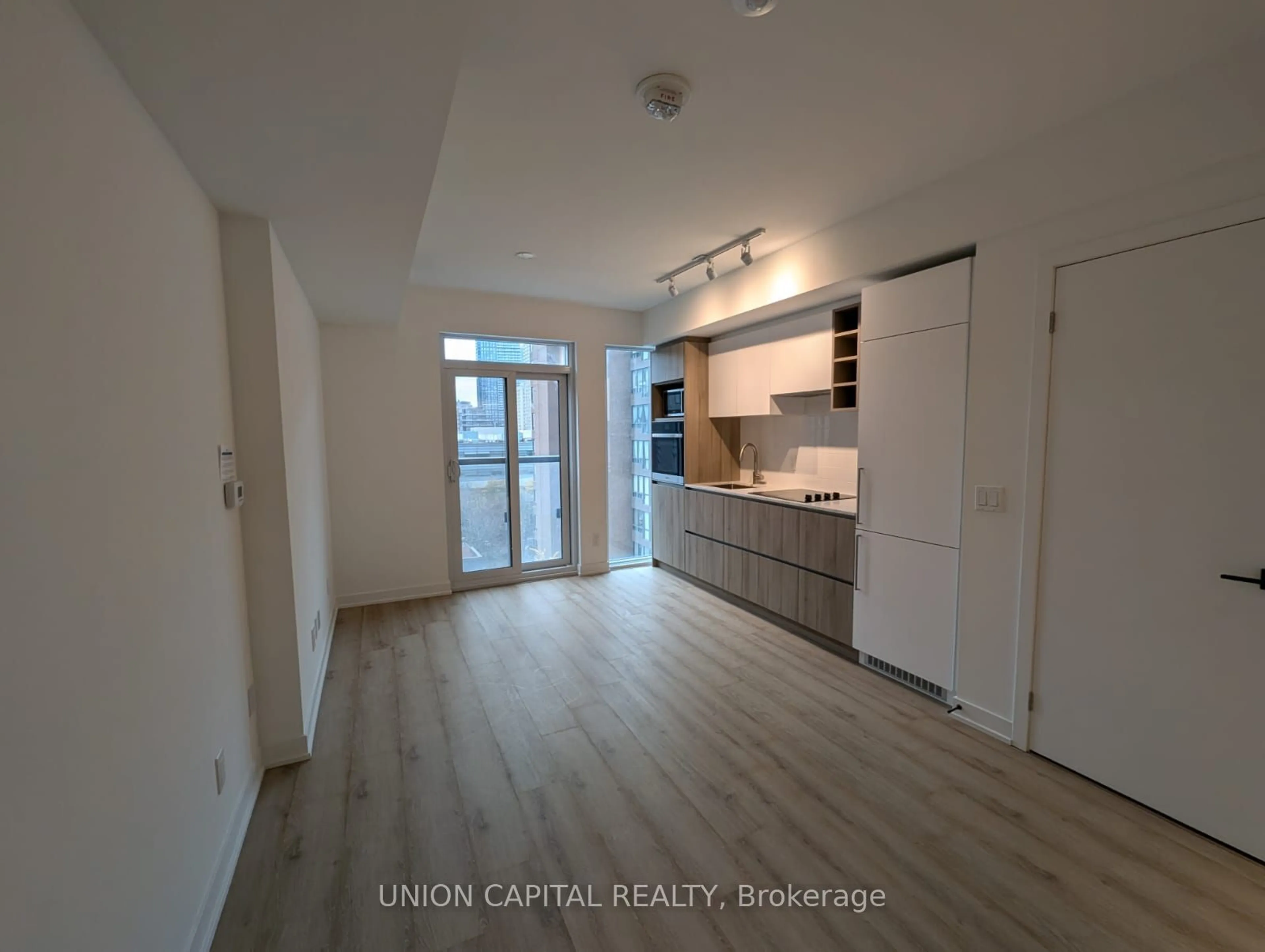 Unknown indoor space, unknown floor for 319 Jarvis St #803, Toronto Ontario M5B 0C8