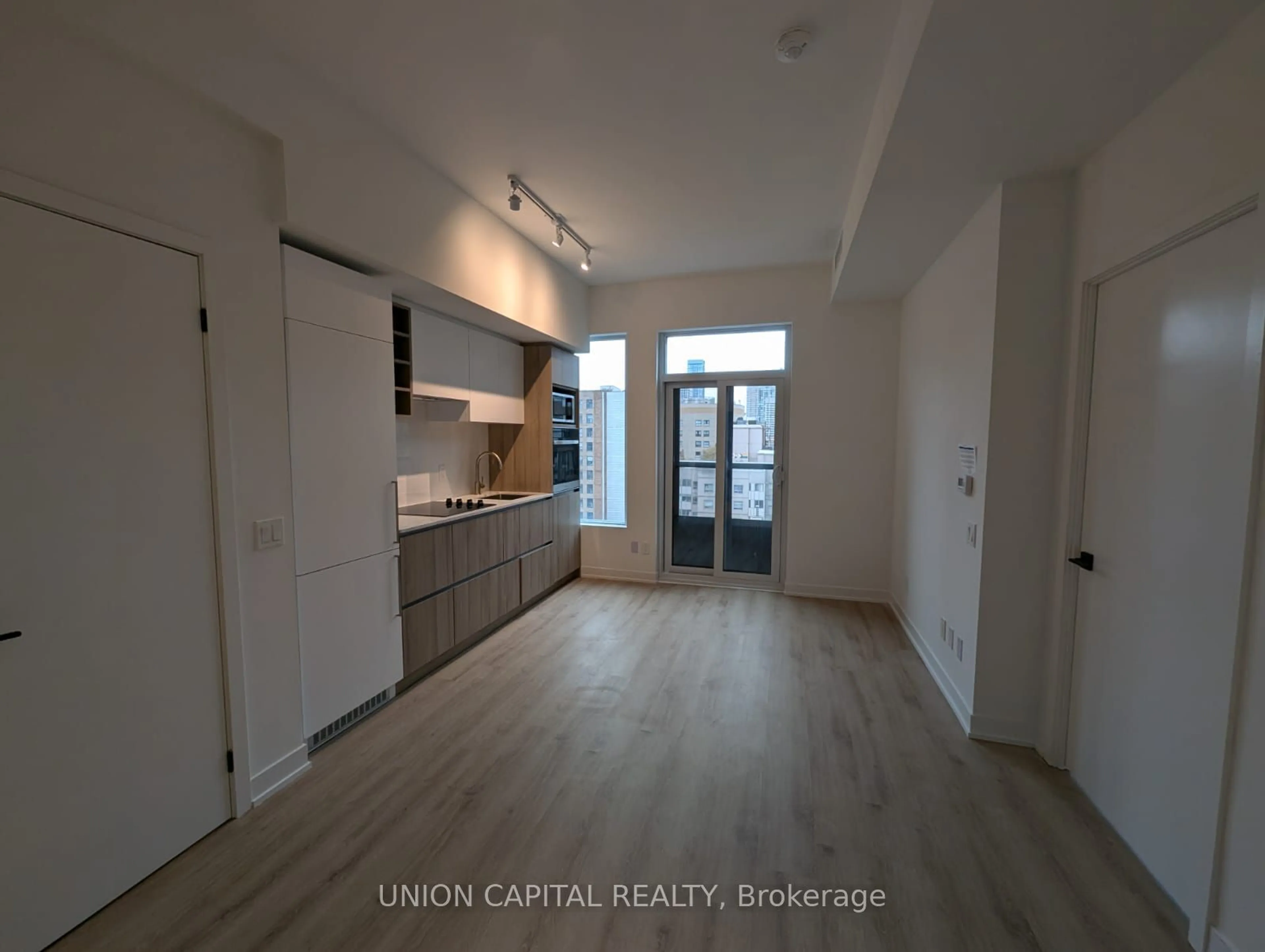 Unknown indoor space, unknown floor for 319 Jarvis St #1005, Toronto Ontario M5B 0C8