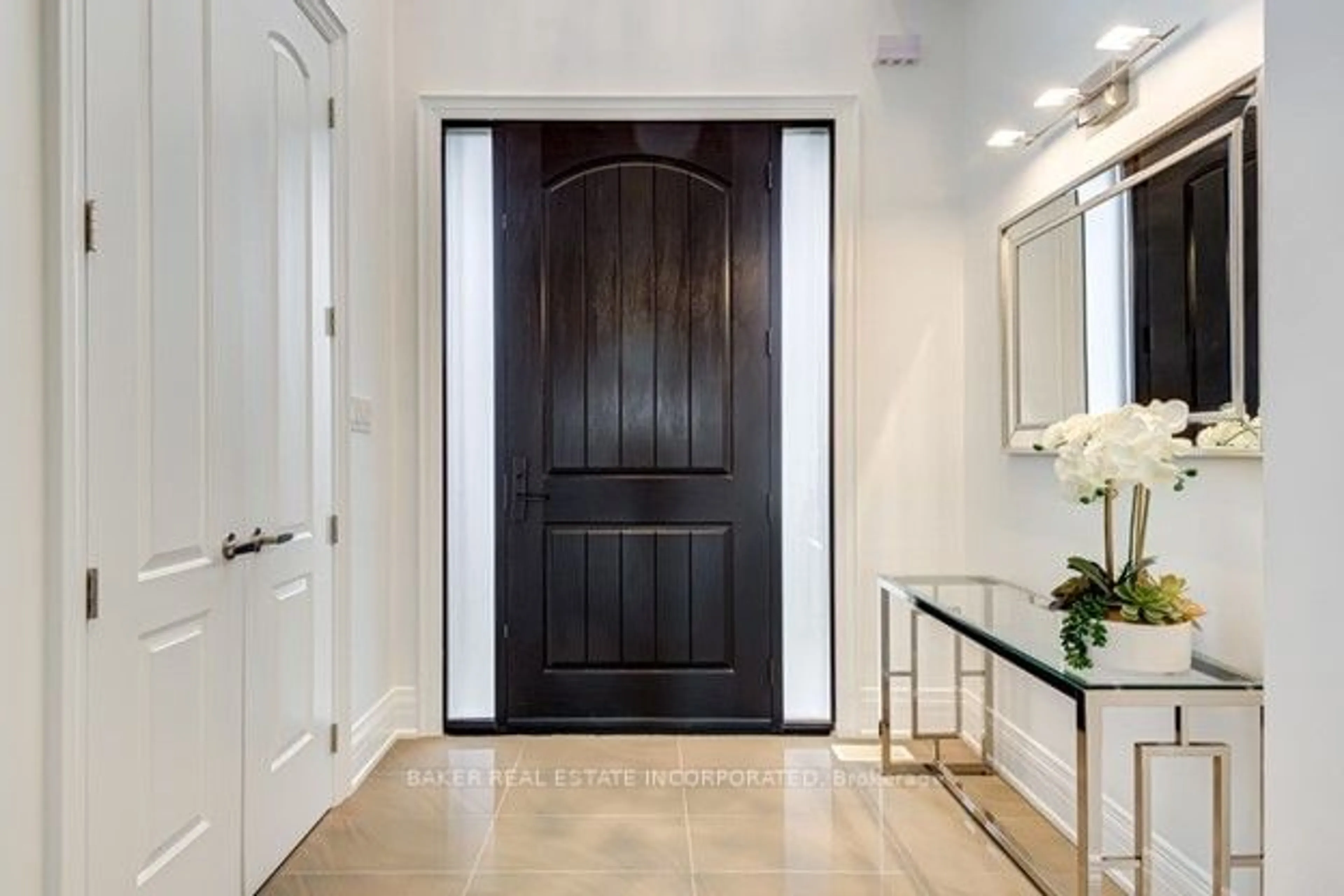 Indoor entryway, wood floors for 38 Devondale Ave, Toronto Ontario M2R 2E2