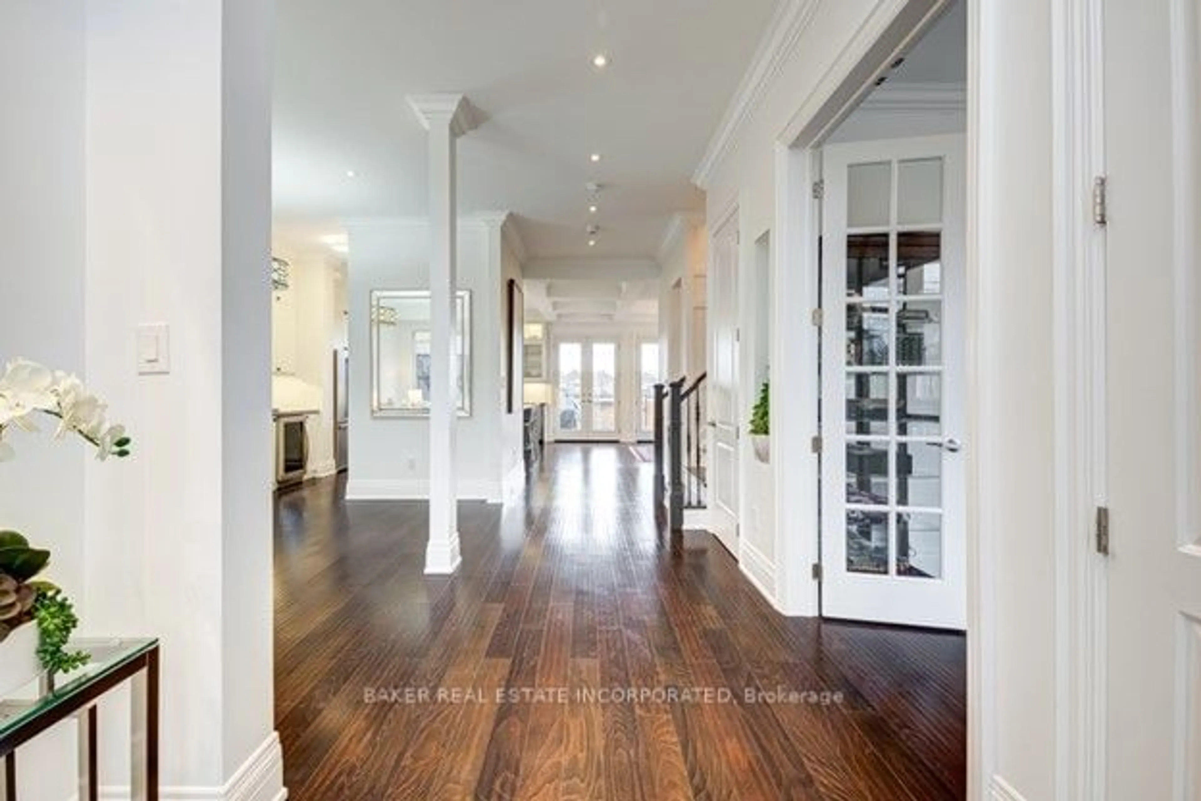 Indoor entryway, wood floors for 38 Devondale Ave, Toronto Ontario M2R 2E2