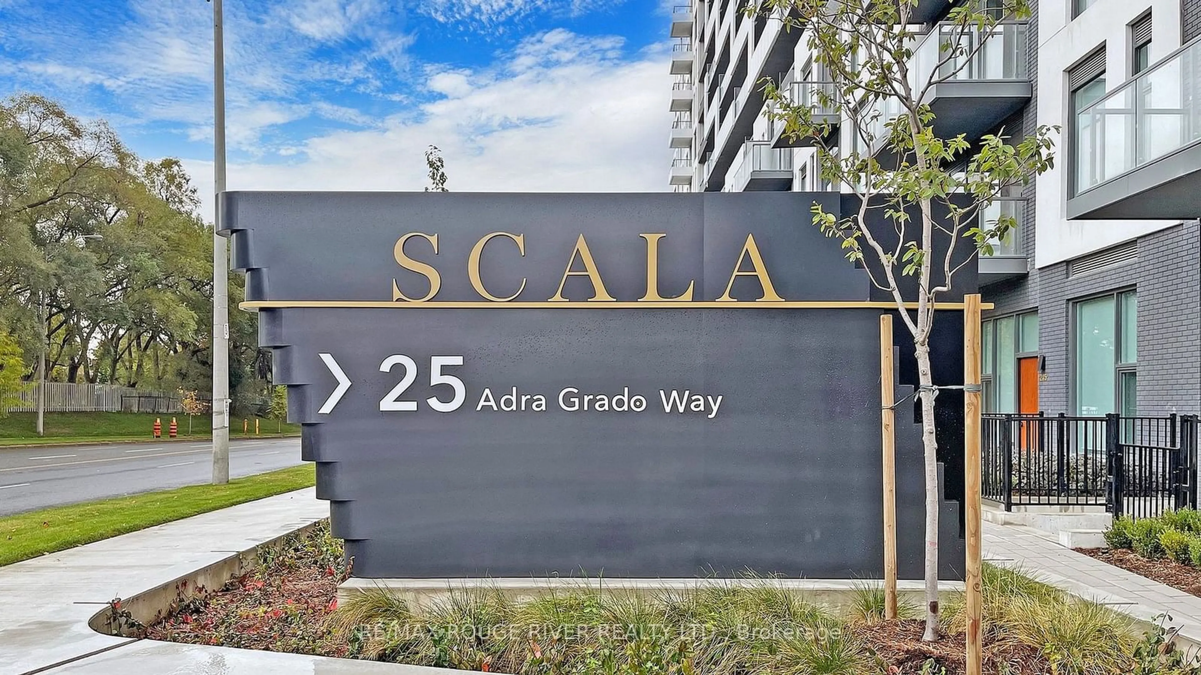 A pic from exterior of the house or condo, the front or back of building for 25 Adra Grado Way #953, Toronto Ontario M2J 0H6