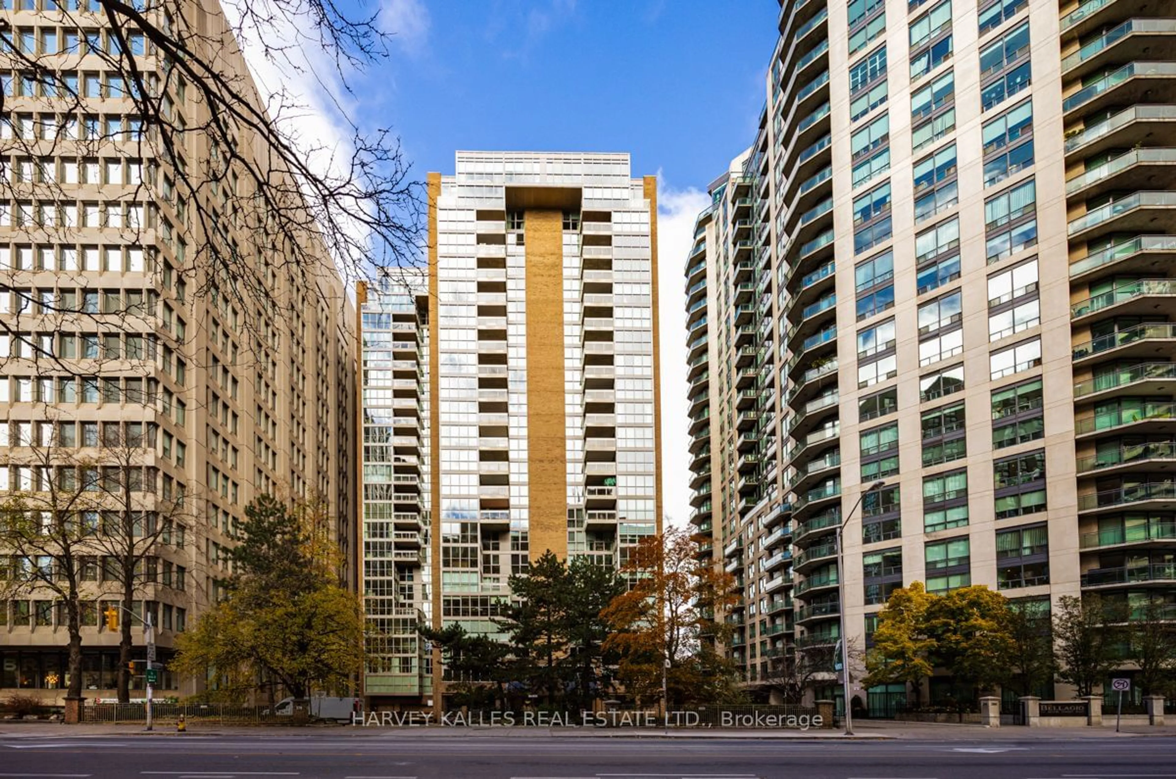 A pic from exterior of the house or condo, the view of city buildings for 278 Bloor St #601, Toronto Ontario M4W 3M4