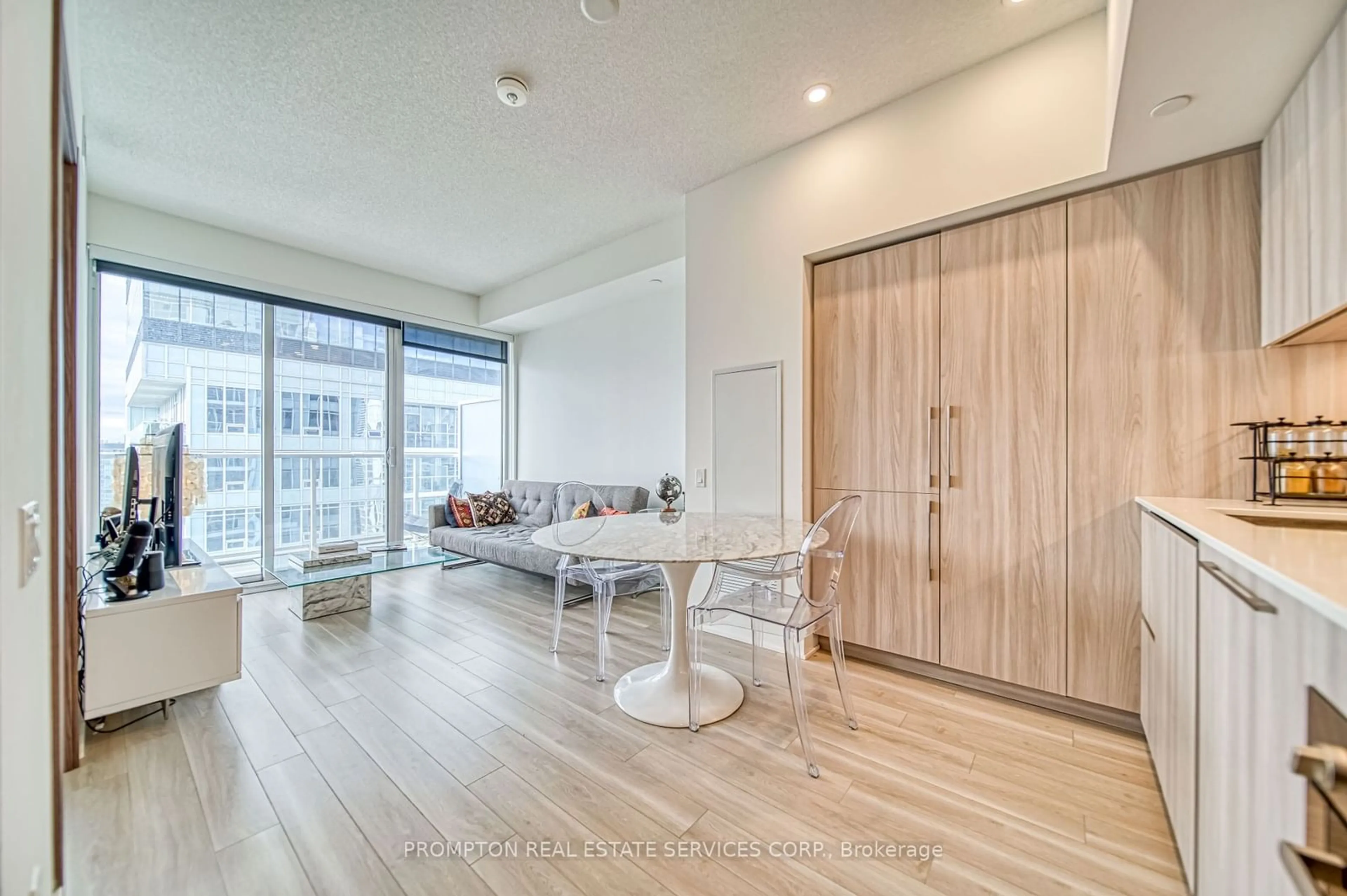 Other indoor space, wood floors for 17 Bathurst St #4203, Toronto Ontario M6A 0N1