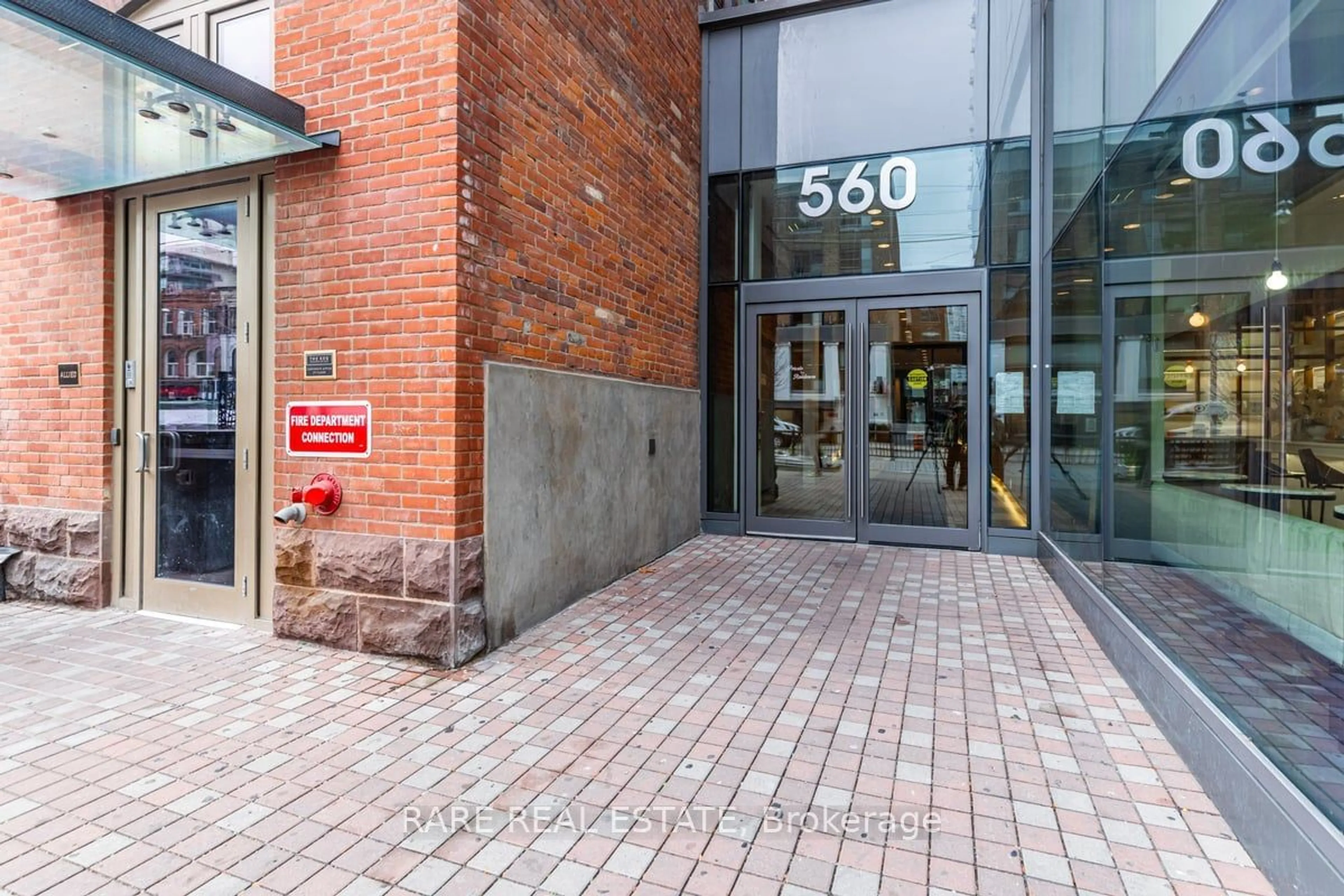 Indoor foyer, ceramic floors for 560 King St #1004, Toronto Ontario M5V 1M3