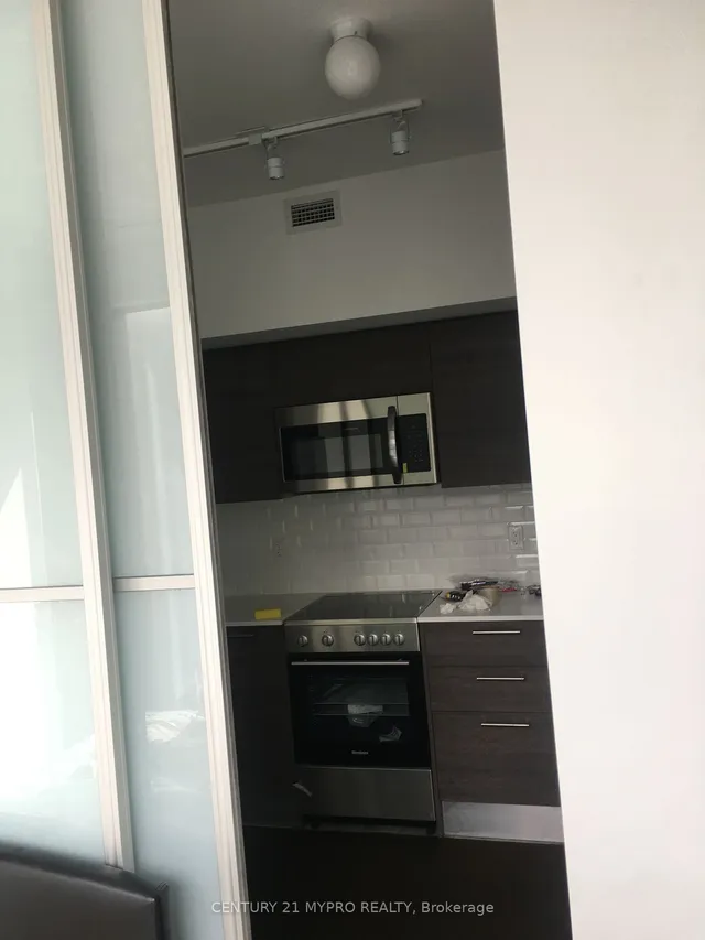 Additional property image - 28 WELLESLEY St Unit 202