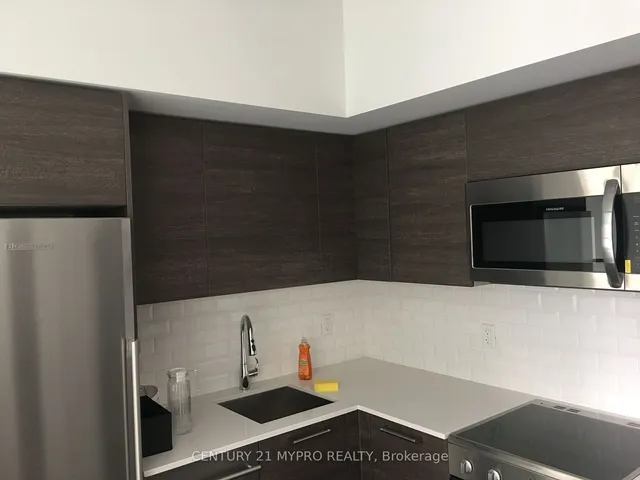 Additional property image - 28 WELLESLEY St Unit 202