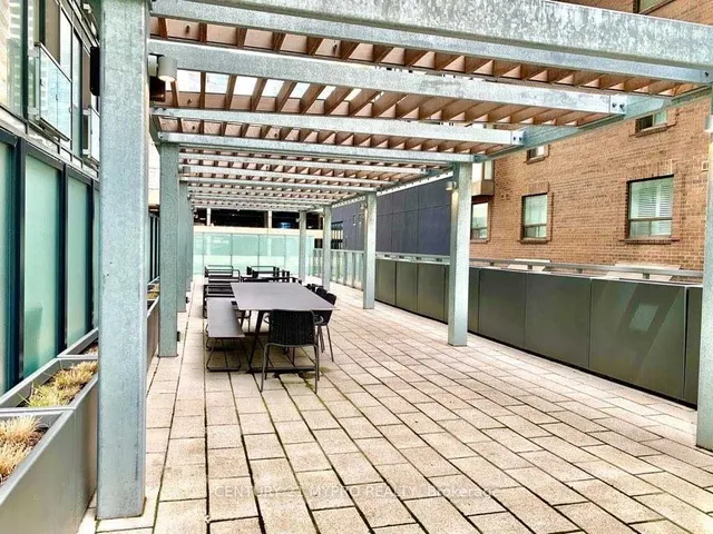 Additional property image - 28 WELLESLEY St Unit 202