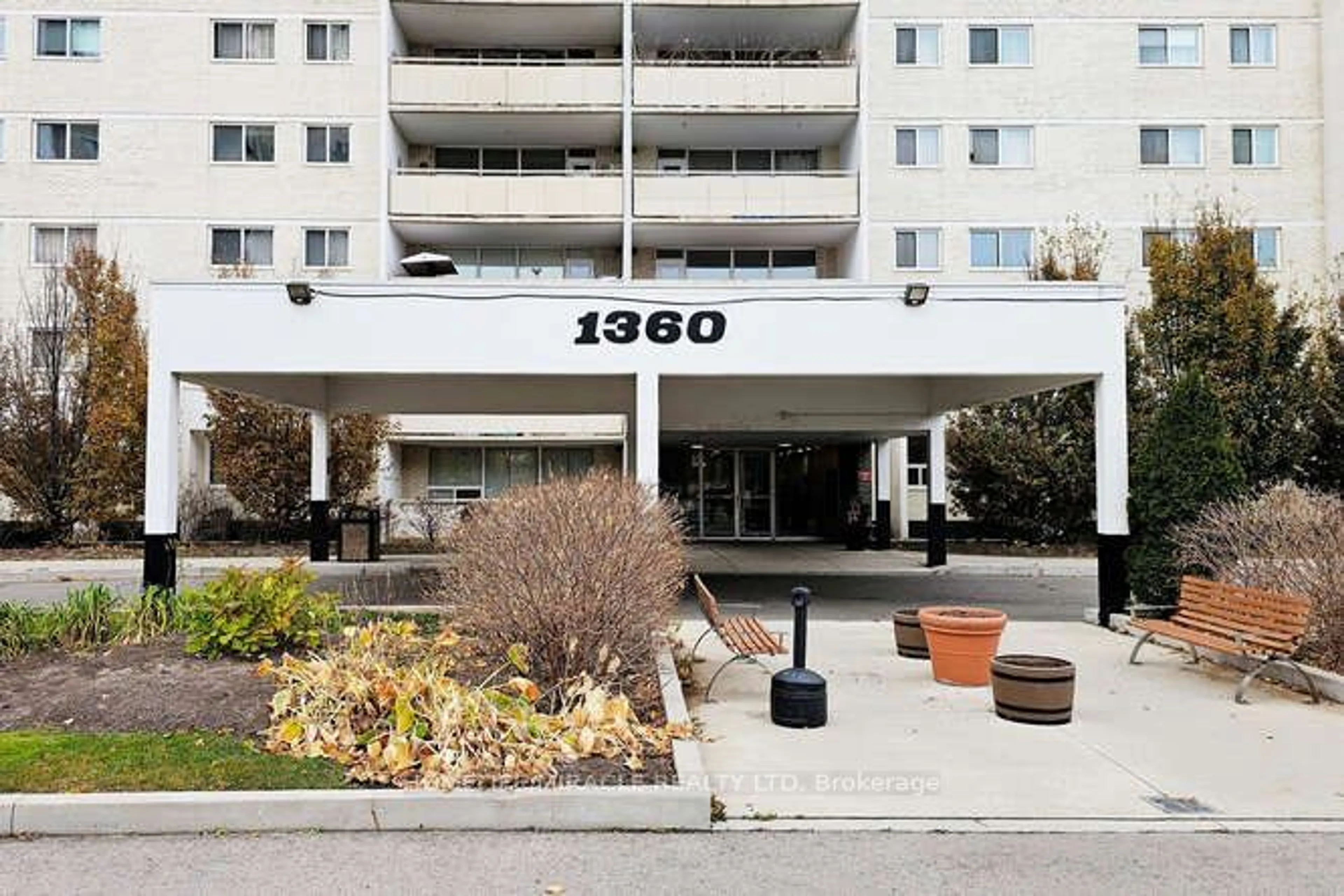 A pic from exterior of the house or condo, the front or back of building for 1360 York Mills Rd #1802, Toronto Ontario M3A 2A2