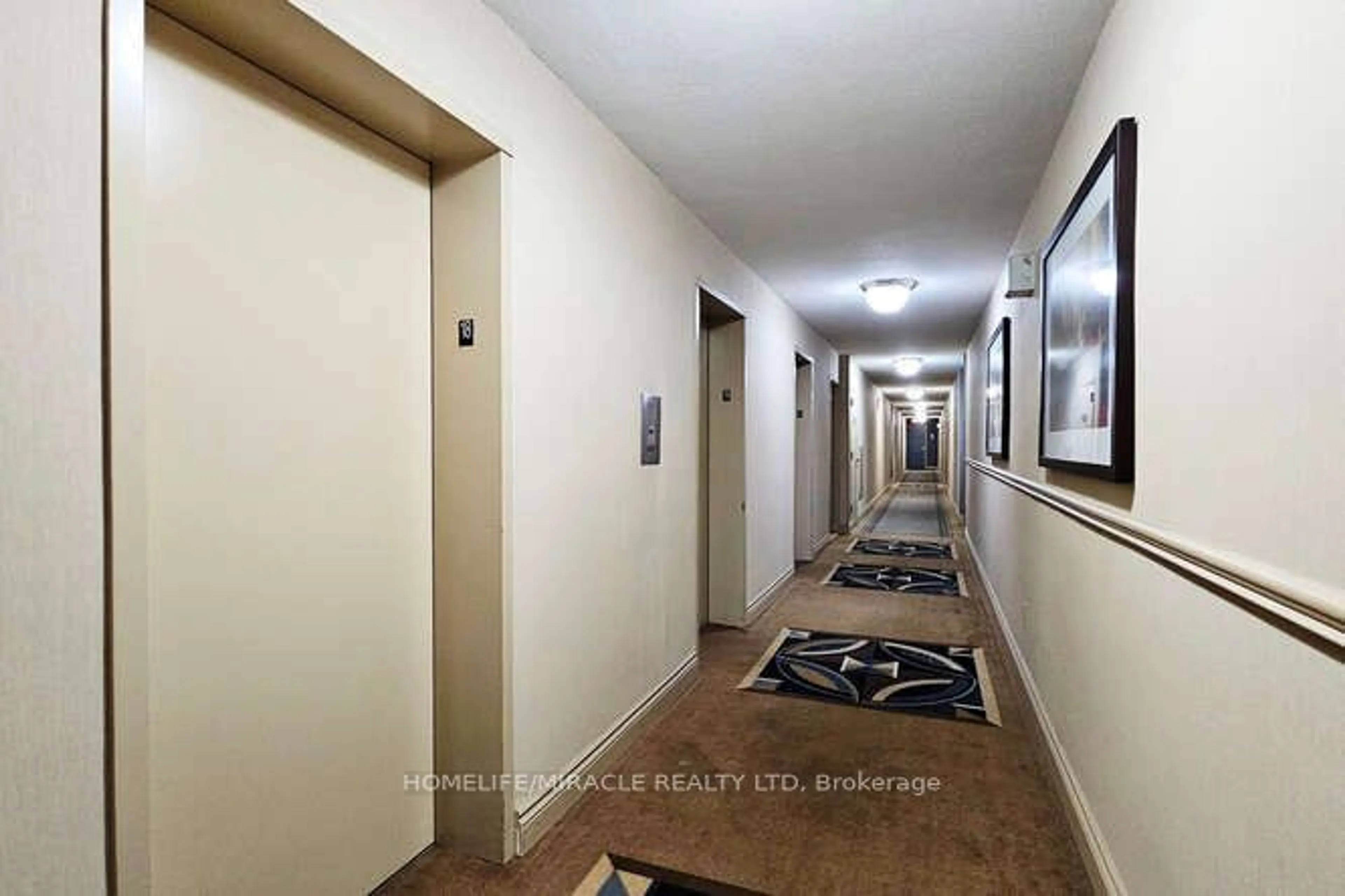 Indoor foyer, carpet floors for 1360 York Mills Rd #1802, Toronto Ontario M3A 2A2