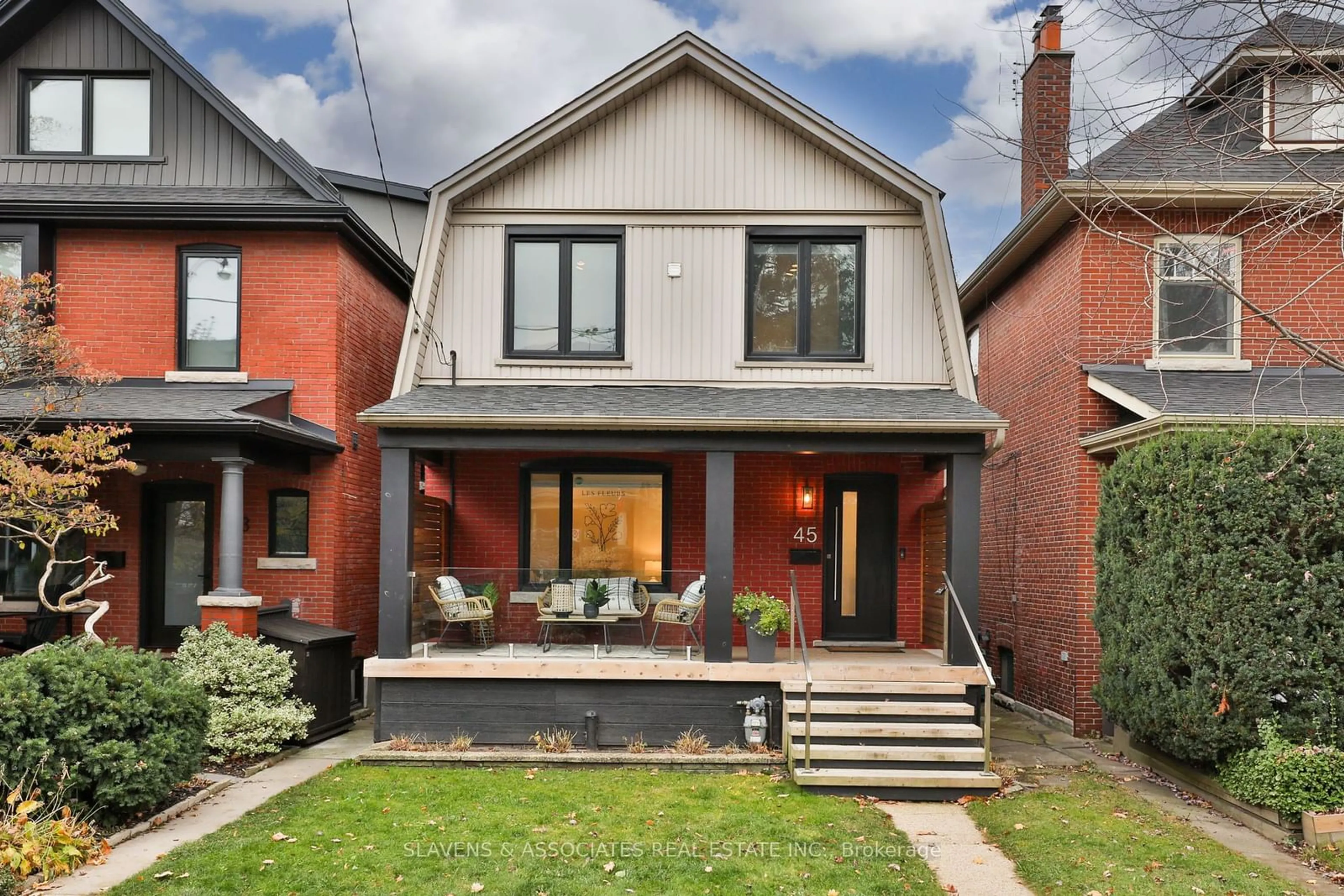 Home with brick exterior material for 45 Ellsworth Ave, Toronto Ontario M6G 2K4