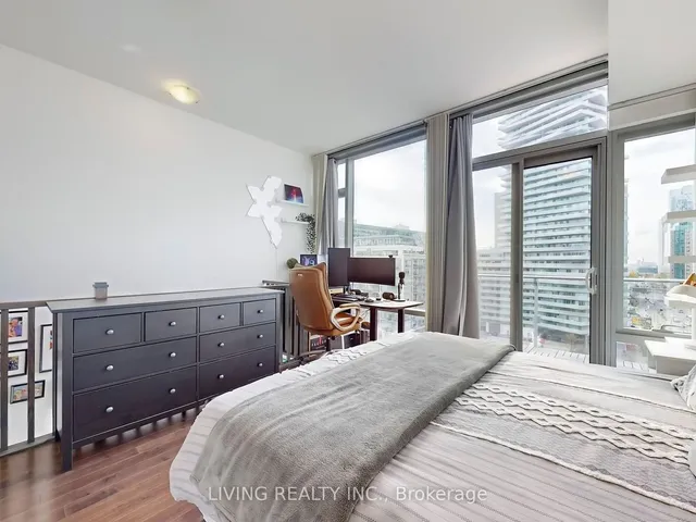 Additional property image - 39 Queens Quay Unit 940