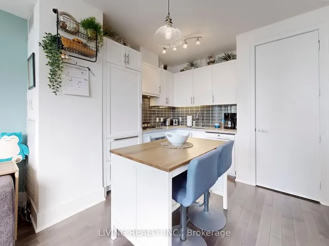 Additional property image - 39 Queens Quay Unit 940