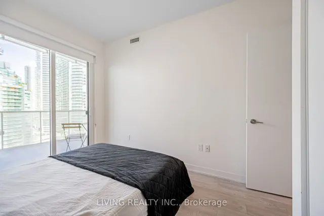 Additional property image - 15 Queens Quay Unit 1405