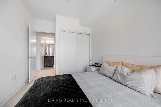 Additional property image - 15 Queens Quay Unit 1405
