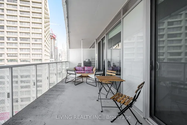 Additional property image - 15 Queens Quay Unit 1405