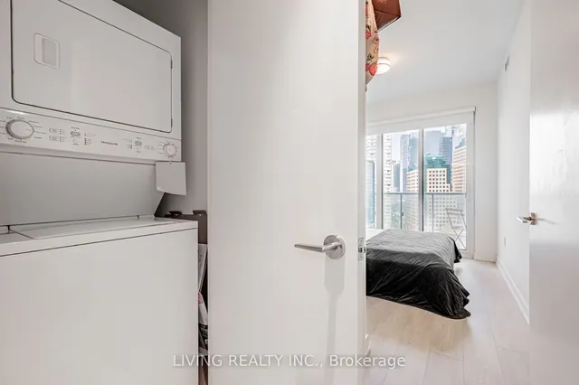 Additional property image - 15 Queens Quay Unit 1405