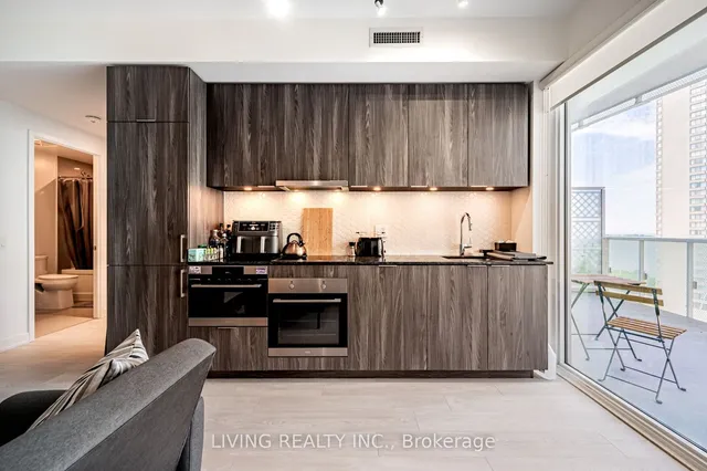 Additional property image - 15 Queens Quay Unit 1405