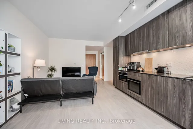Additional property image - 15 Queens Quay Unit 1405