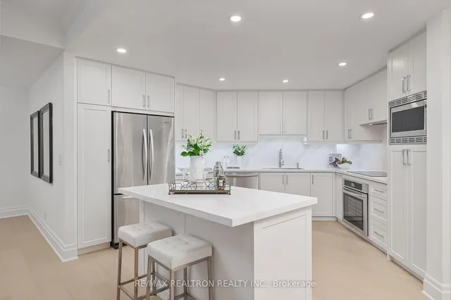 Additional property image - 342 Spadina Rd Unit 103