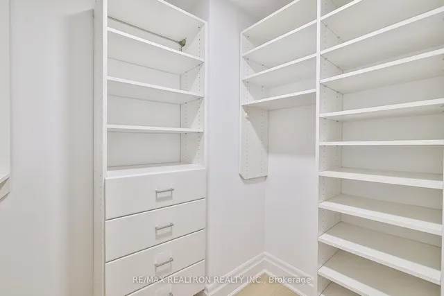 Additional property image - 342 Spadina Rd Unit 103