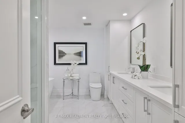 Additional property image - 342 Spadina Rd Unit 103