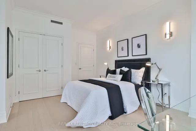 Additional property image - 342 Spadina Rd Unit 103