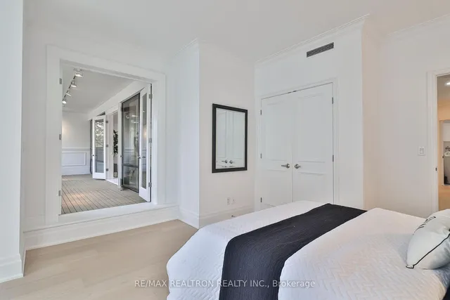 Additional property image - 342 Spadina Rd Unit 103
