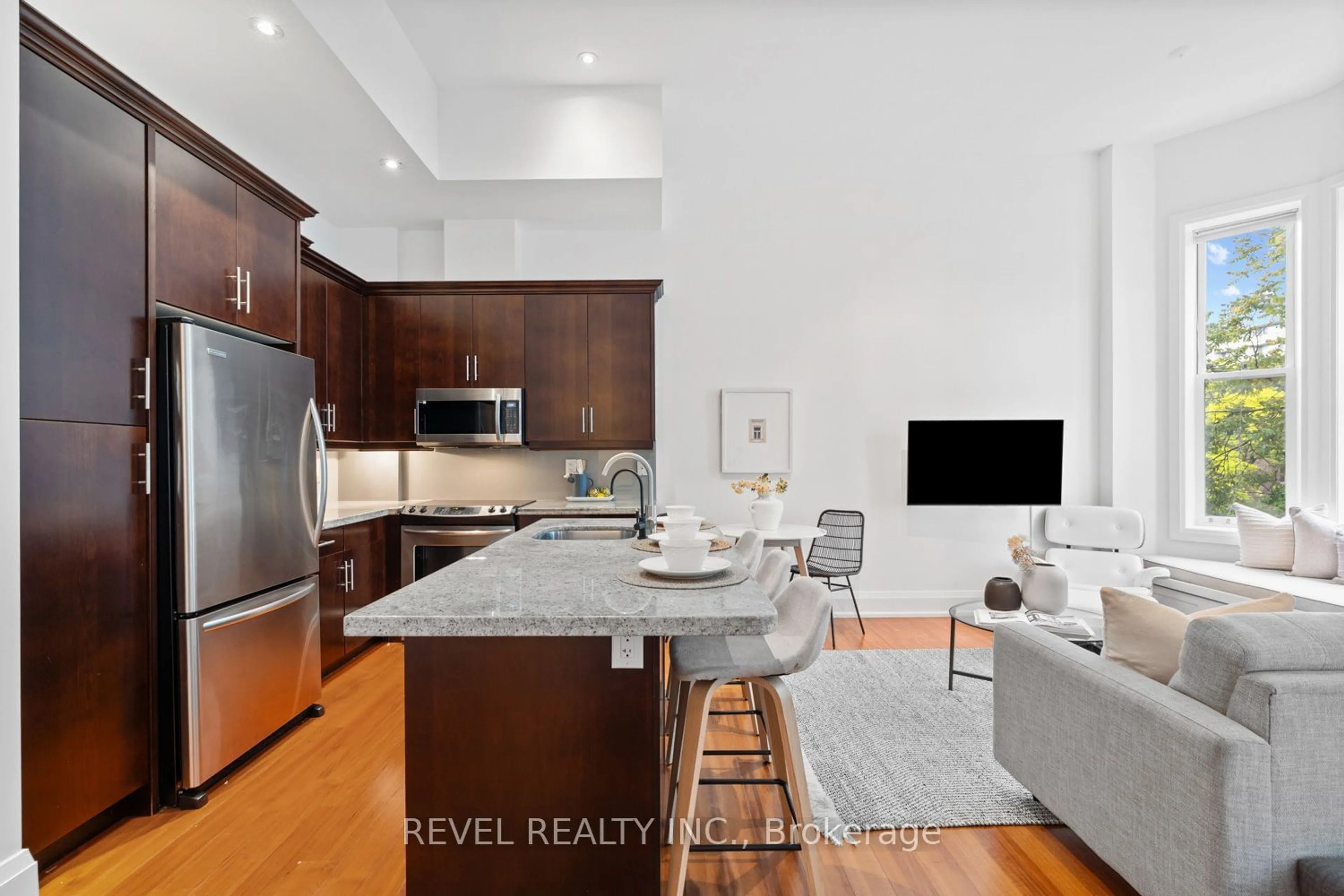 Open concept kitchen for 385 Brunswick Ave #205, Toronto Ontario M5R 3R1