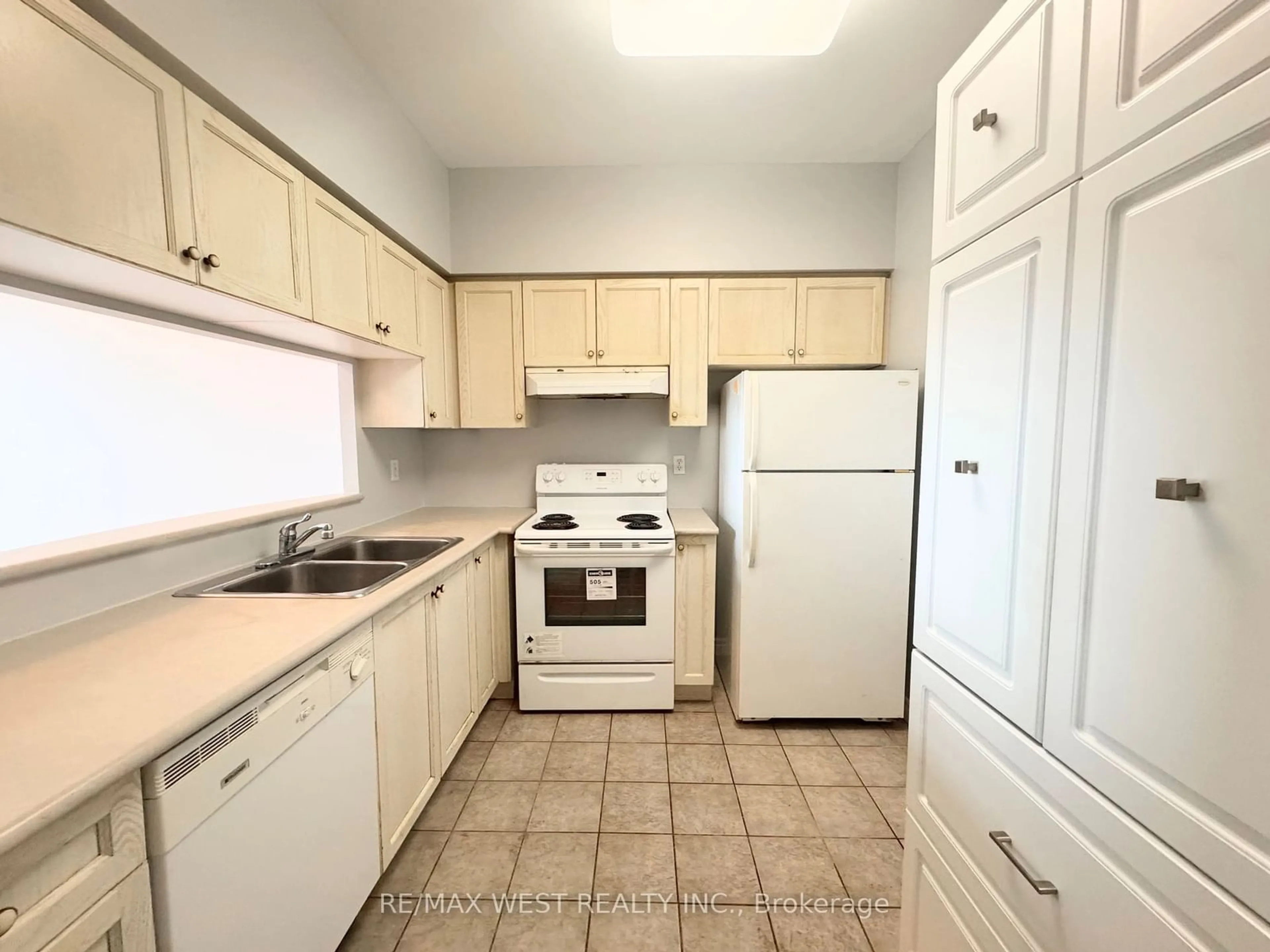 Standard kitchen, unknown floor for 1700 Eglinton Ave #PH7, Toronto Ontario M4A 2Z4