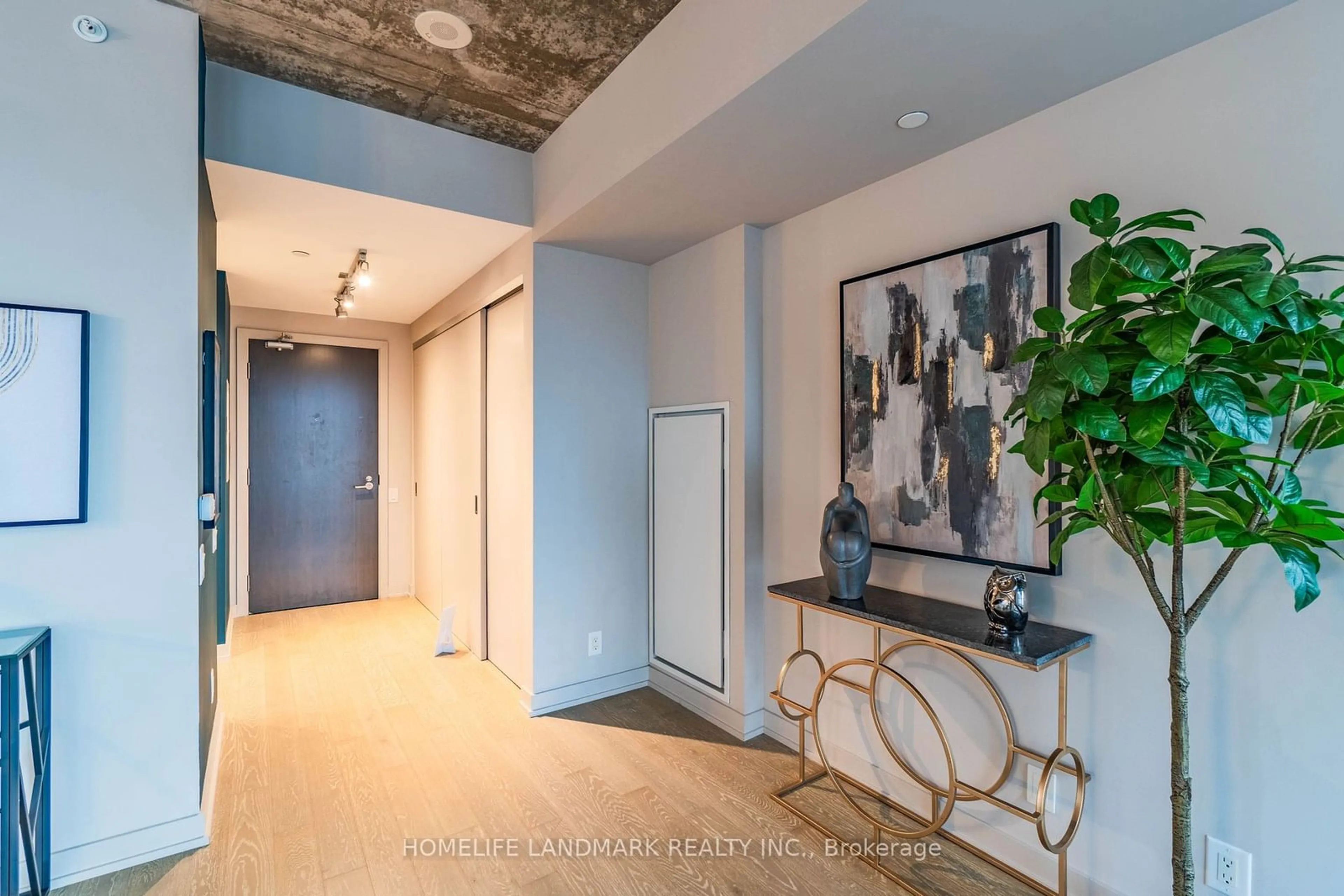 Indoor entryway, wood floors for 11 Charlotte St #1806, Toronto Ontario M5V 0M6